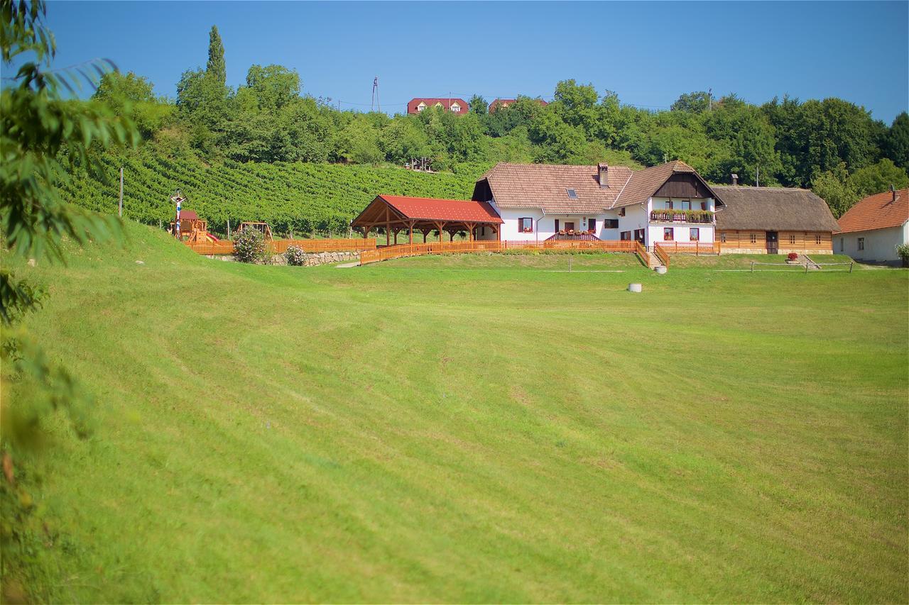 Tourist Farm Rooms Lovrec Jirsovci Exterior photo